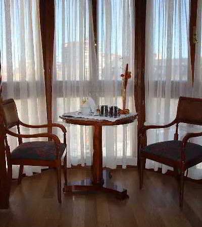 Centro Begona מלון 3*