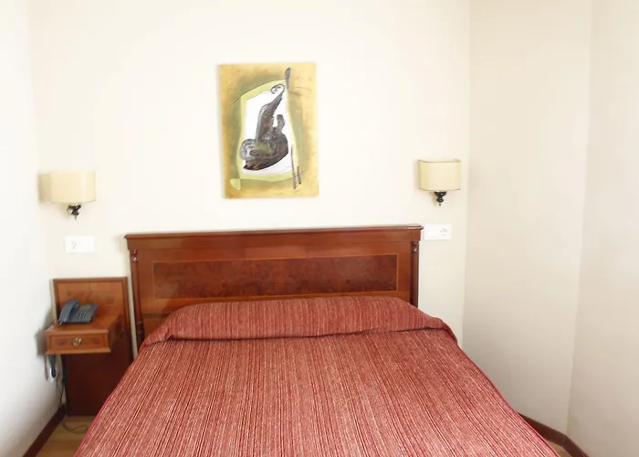 فندق Centro Begona 3*