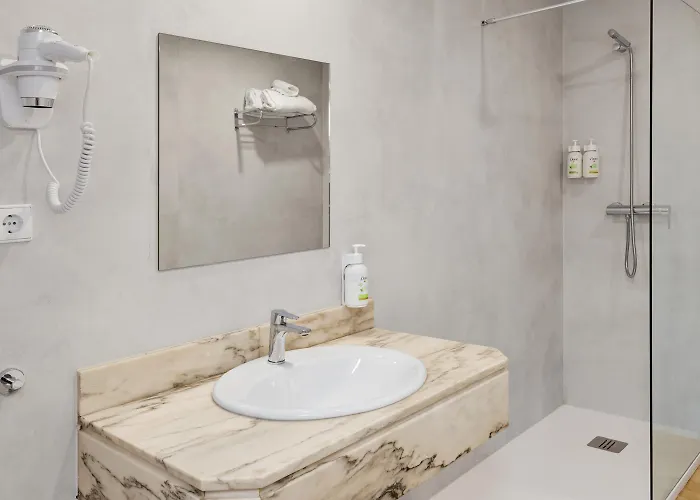 Centro Begona فندق 3*