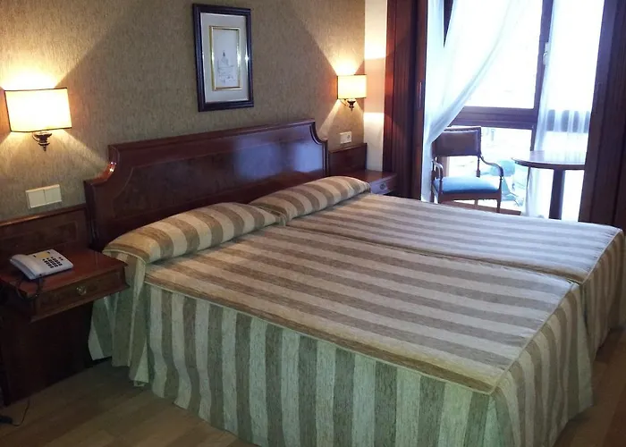 فندق Centro Begona 3*